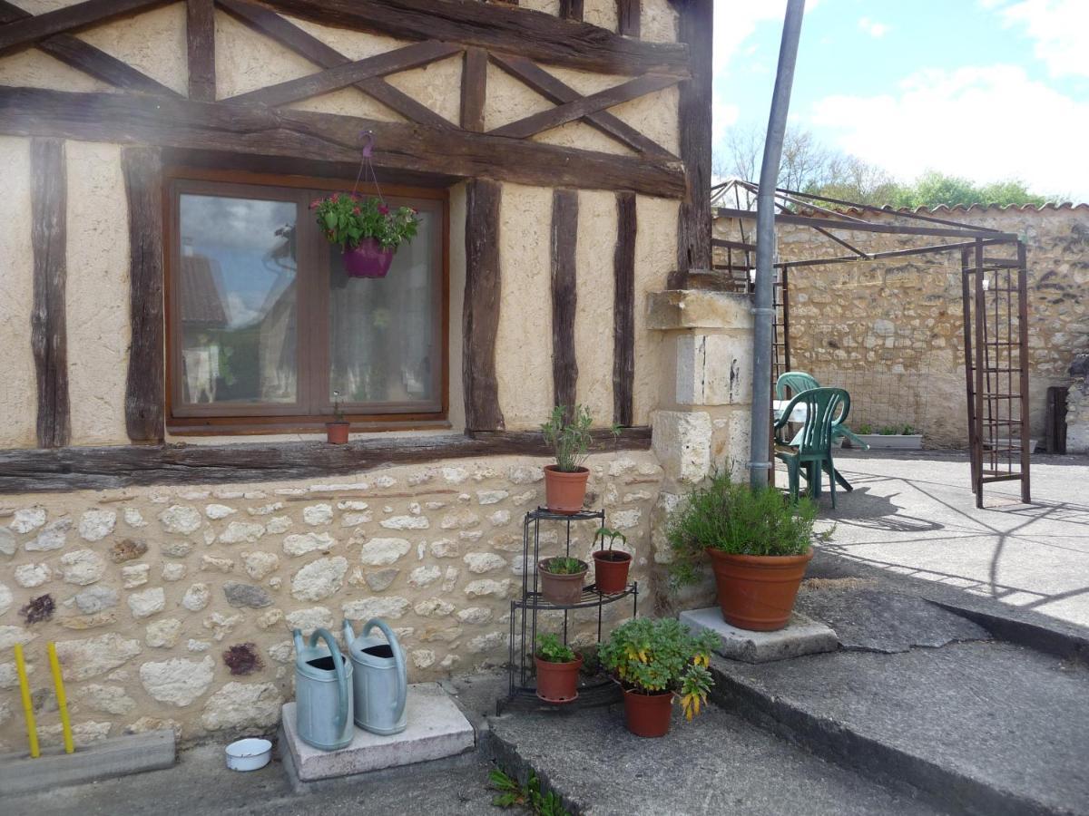 Bed and Breakfast Les Tuileries Ponteyraud Exterior foto